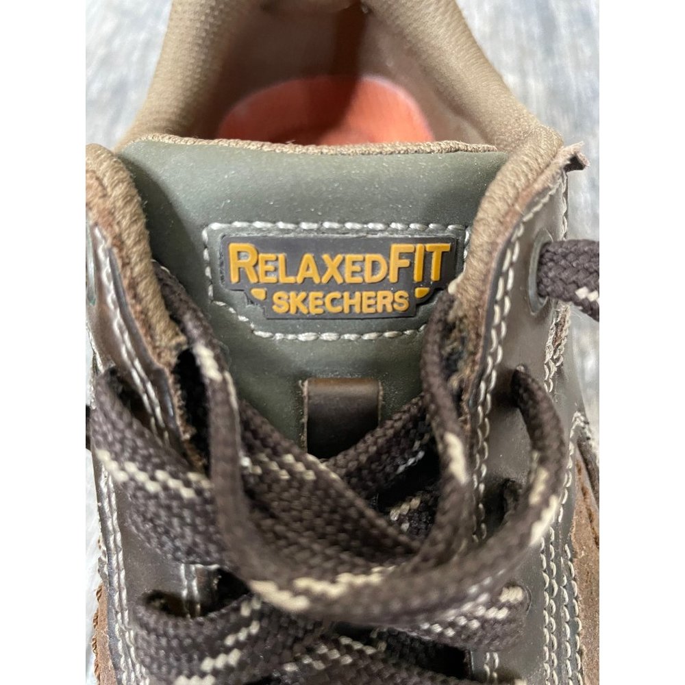 SKECHERS RELAXED FIT Memory Foam Leather Upper Casual Mens Shoes size 8 - Picture 8 of 12